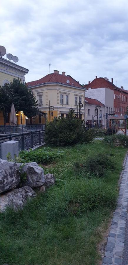 Belvarosi Apartman 2 Appartement Miskolc Buitenkant foto